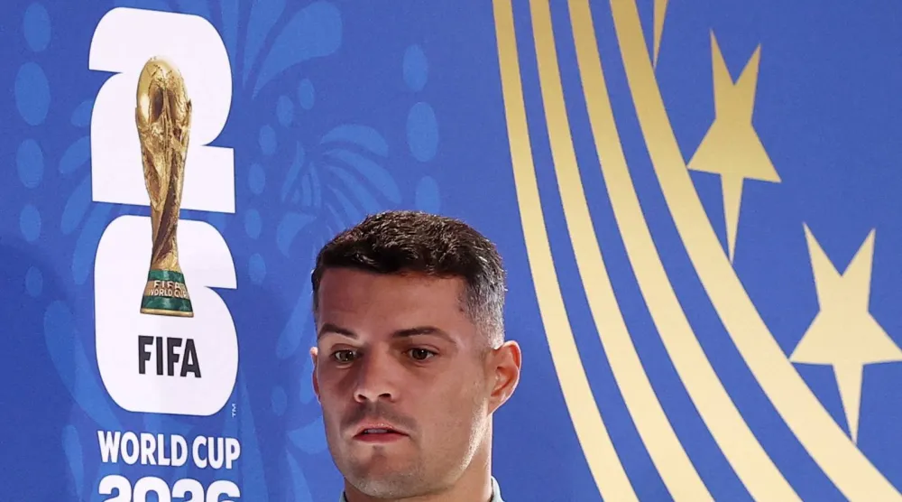 غرانيت تشاكا قائد منتخب سويسرا (رويترز)