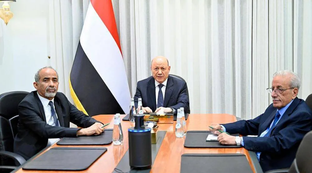العليمي يترأس اجتماعاً استثنائياً لمجلس القيادة الرئاسي اليمني (سبأ)