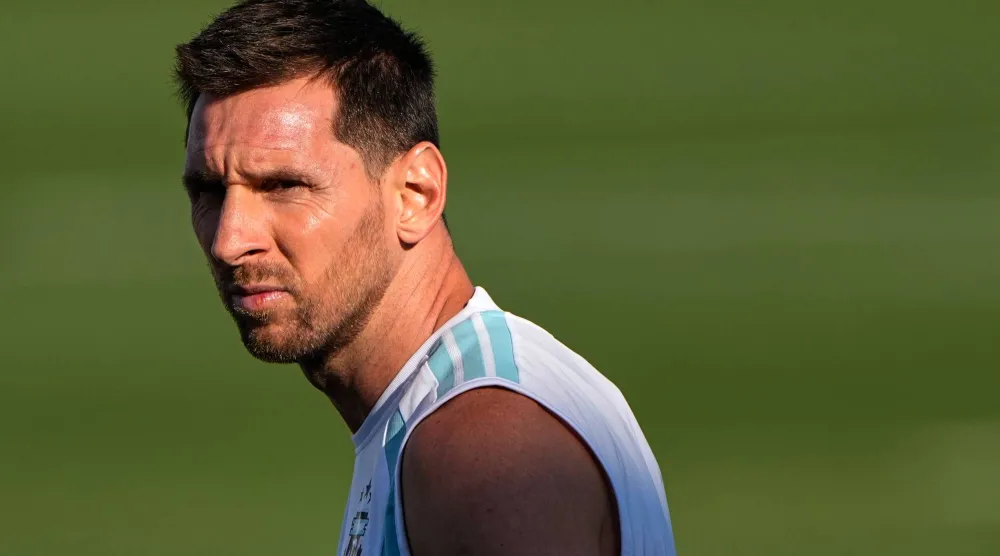 ليونيل ميسي قائد ونجم منتخب الأرجنتين (أ.ب)