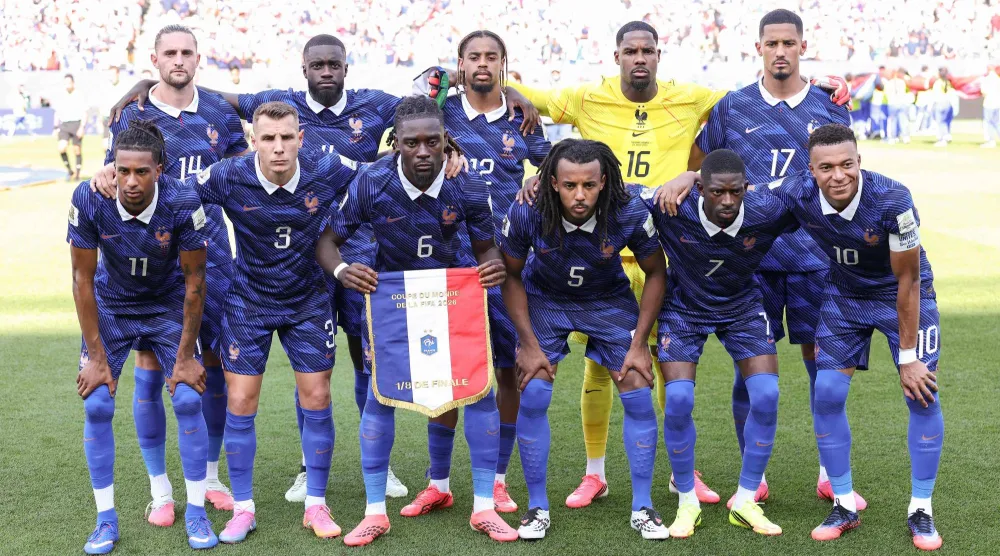 صورة لمنتخب فرنسا قبل مباراته ضد الباراغواي (أ.ف.ب)