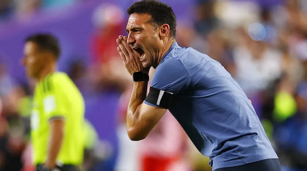 ليونيل سكالوني المدير الفني لمنتخب الأرجنتين (رويترز) 