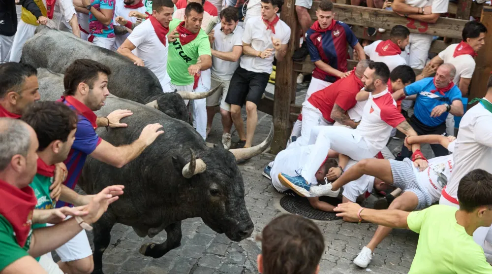 11 July 2026, Spain, Pamplona: The fifth bull run of the 2026 San Fermin Festival. Photo: Eduardo Sanz/EUROPA PRESS/dpa