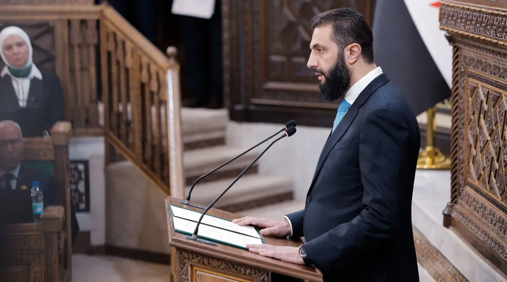 الرئيس السوري أحمد الشرع يلقي كلمته في افتتاح مجلس الشعب السوري بعد سقوط نظام الأسد (حساب الرئاسة)