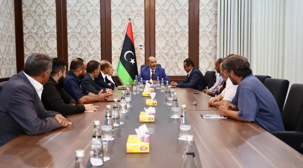 موسى الكوني في لقاء مع وفد حزب تجمع الوحدة الوطنية الاثنين (الصفحة الرسمية للكوني)
