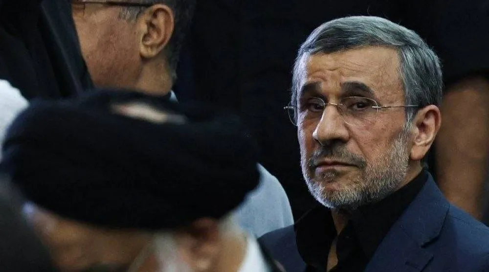 أحمدي نجاد يشارك في مراسم تأبين خامنئي بطهران الثلاثاء (تسنيم)