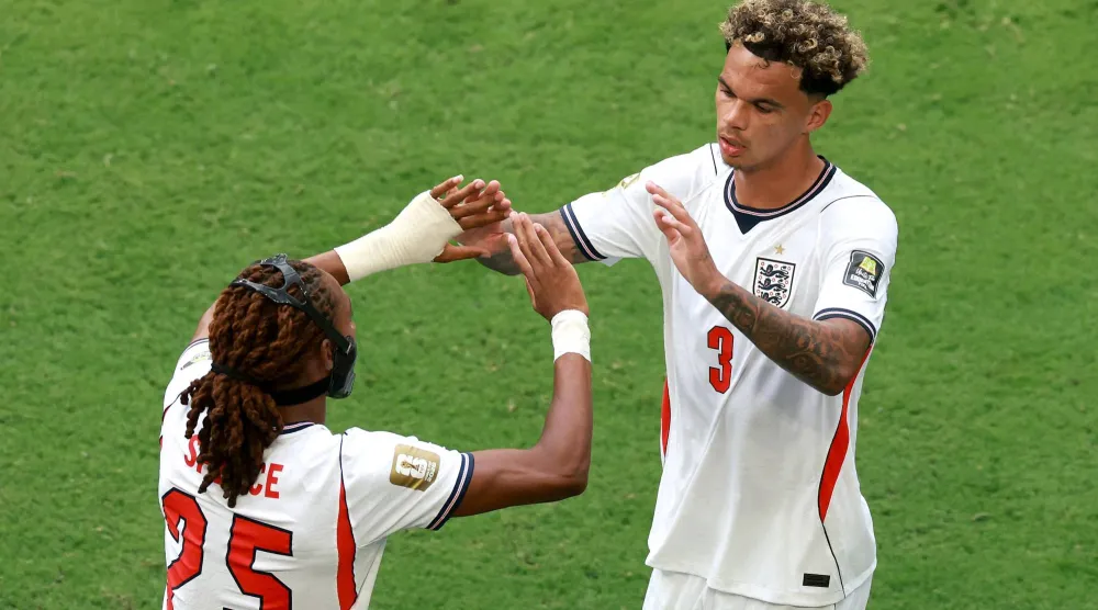 نيكو أورايلي الظهير الأيسر في مانشستر سيتي والمنتخب الإنجليزي (أ.ف.ب)