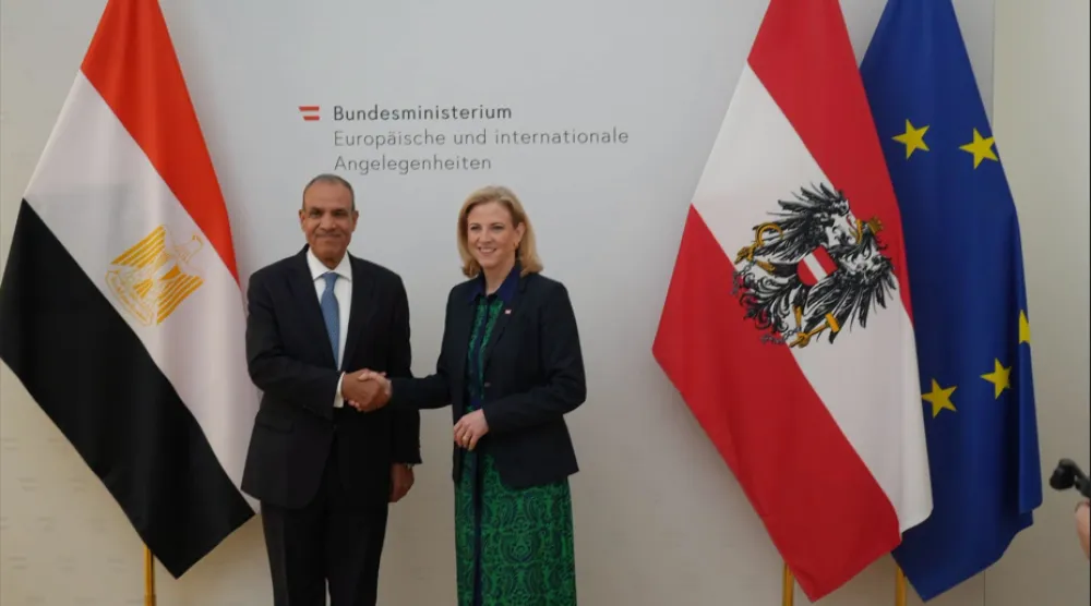 وزير الخارجية المصري خلال لقاء نظيرته النمساوية في فيينا الأربعاء (صفحة وزارة الخارجية على «فيسبوك»)
