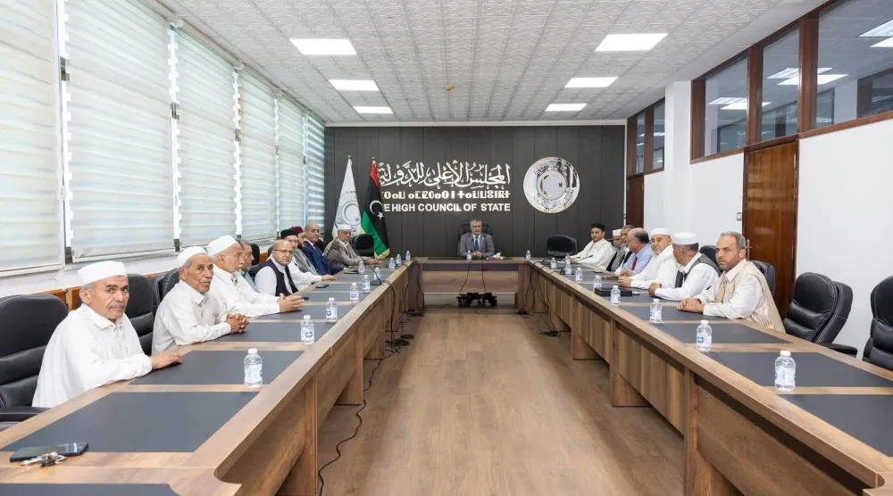 تكالة في لقاء سابق مع مشايخ وأعيان قبائل الأشراف (المجلس الأعلى الليبي)