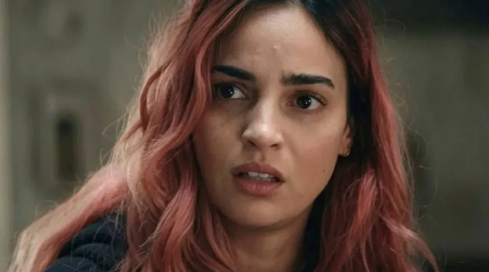 سهيلة يعقوب في «إيفل ديد بيرنر» (وورنر)