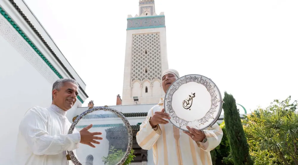 صورة من احتفال مسجد باريس الكبير بمرور 100 عام على تأسيسه (صفحة المسجد على فيسبوك)