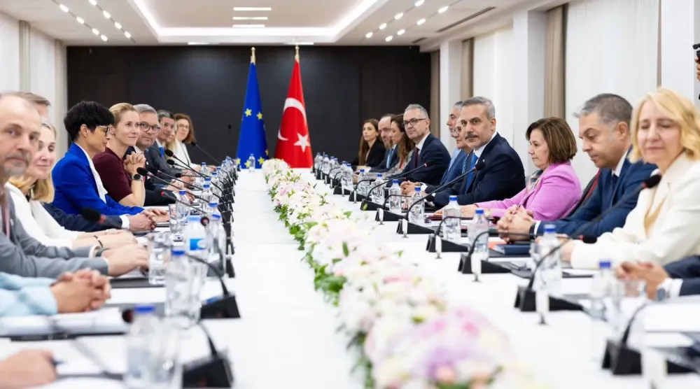 Dışişleri Bakanı Hakan Fidan ile bakanlık heyeti, 30 Haziran 2026 tarihinde Ankara’da Avrupa Birliği (AB) heyetiyle görüşmeler gerçekleştirdi. AB heyetinde Dış İlişkiler ve Güvenlik Politikası Yüksek Temsilcisi Kaja Kallas, Genişleme Komiseri Marta Kos ve İçişleri Komiseri Magnus Brunner yer aldı. (Dışişleri Bakanlığı)