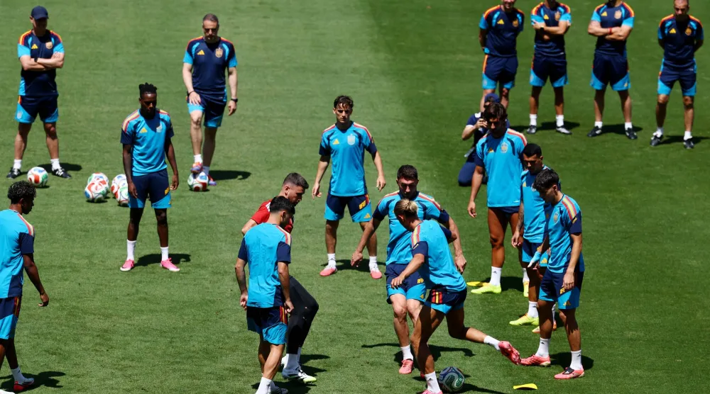 إلغاء الحصة التدريبية الأخيرة لمنتخب إسبانيا قبل نهائي المونديال (رويترز)