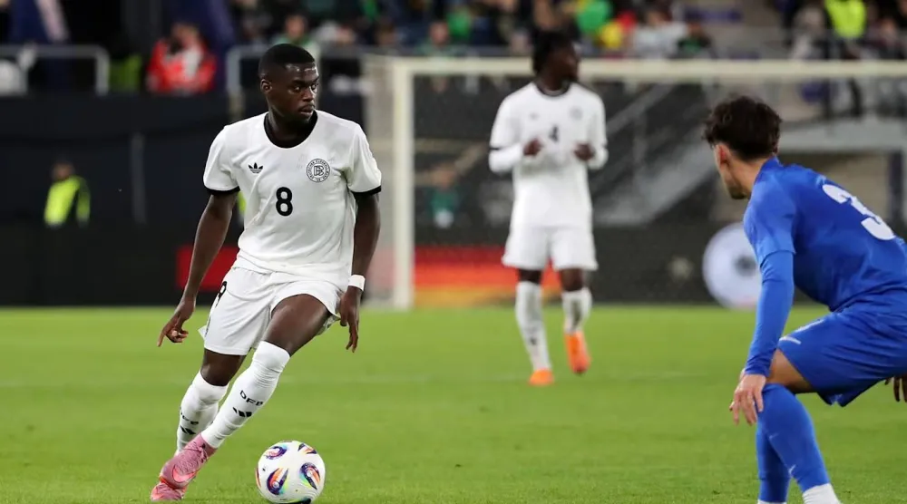 لاعب الوسط الشاب نويل أسيكو (نادي بايرن ميونيخ)