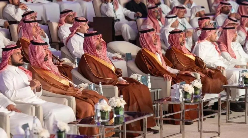 عدد من المسؤولين في ملتقى الوساطة العقارية (واس)