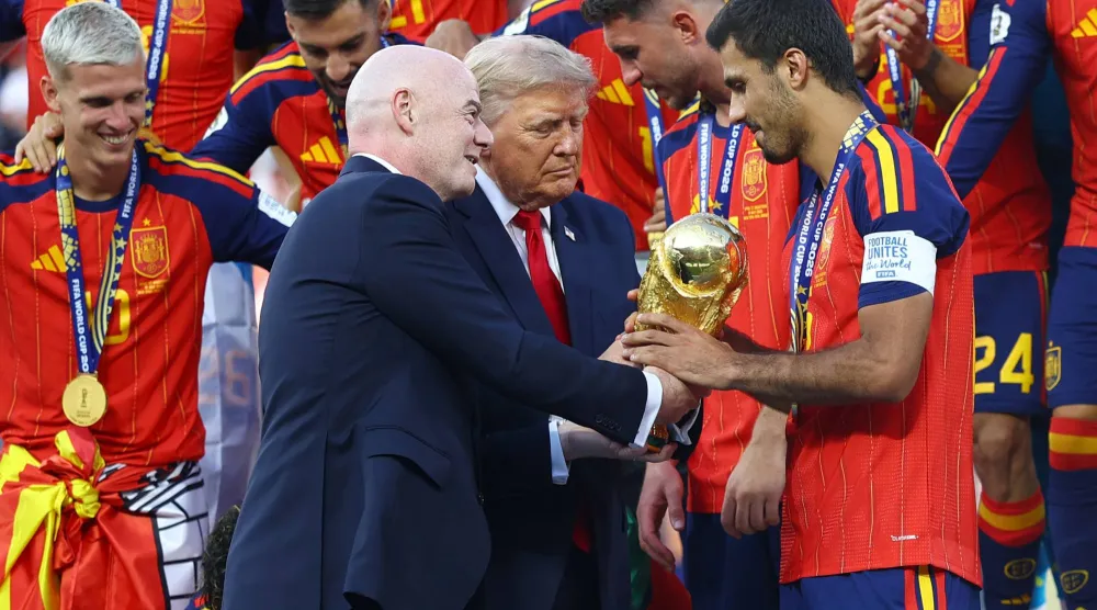 منتخب إسبانيا بقيادة يامال ورودري وأولمو ورفاقهم صفحة جديدة رائعة في التاريخ الكروي لبلاده (رويترز)