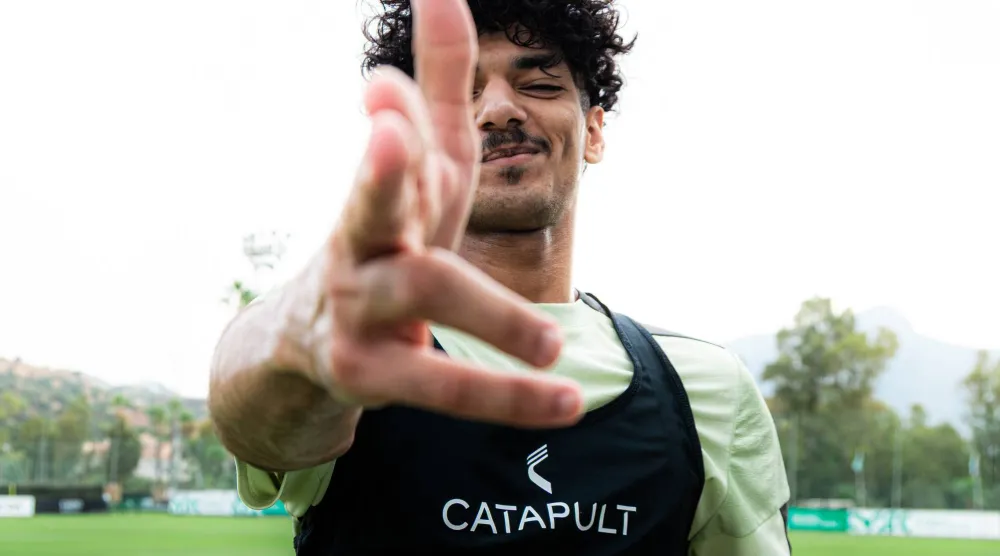 الصرنوخ في تدريبه الأخير مع الفتح قبل الانتقال للهلال (موقع النادي)