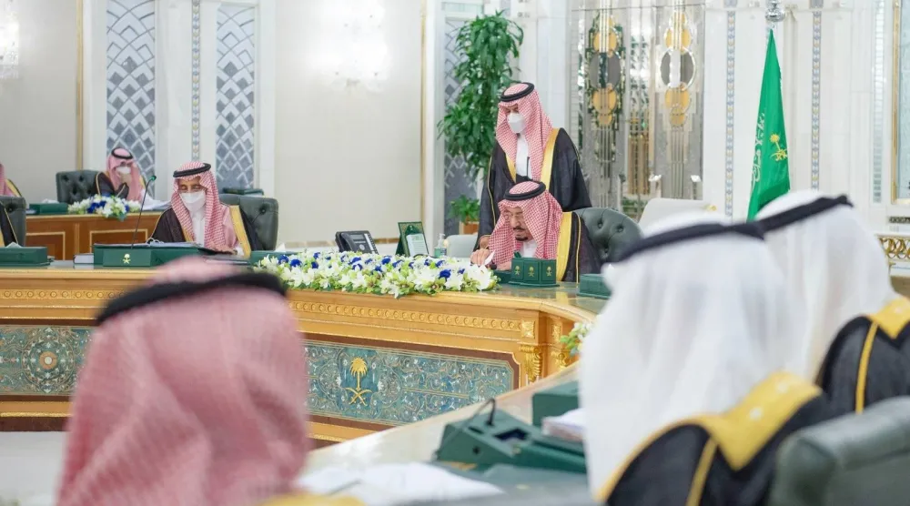 خادم الحرمين الشريفين الملك سلمان بن عبد العزيز خلال رئاسته مجلس الوزراء في جدة (واس)