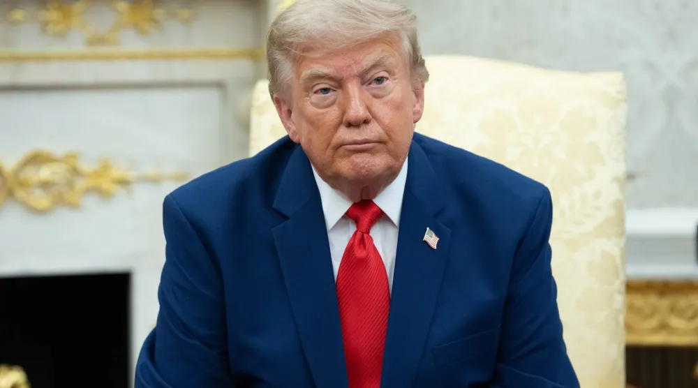 الرئيس الأميركي دونالد ترمب في البيت الأبيض حيث استقبل الرئيس اللبناني جوزيف عون (إ.ب.أ)