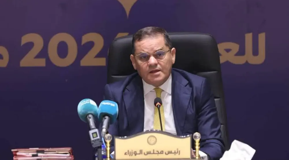 Ulusal Birlik Hükümeti (UBH) Başbakanı Abdulhamid Dibeybe, cumartesi günü Libya’nın batısındaki Zliten kentinde hükümetinin toplantısına başkanlık ederken (Dibeybe’nin ofisi)