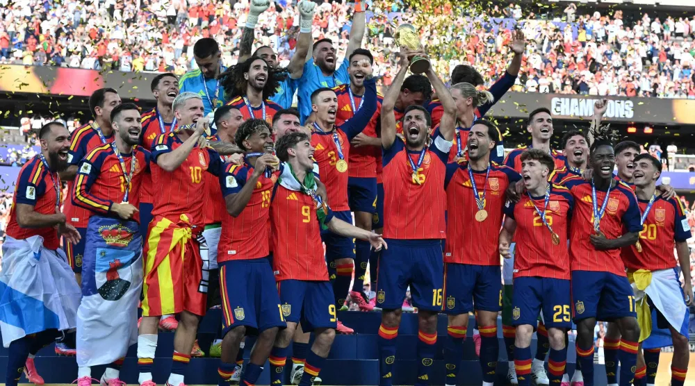منتخب إسبانيا يكتب صفحة جديدة رائعة في التاريخ الكروي لبلاده ويتوج بطلاً للعالم (أ.ف.ب)