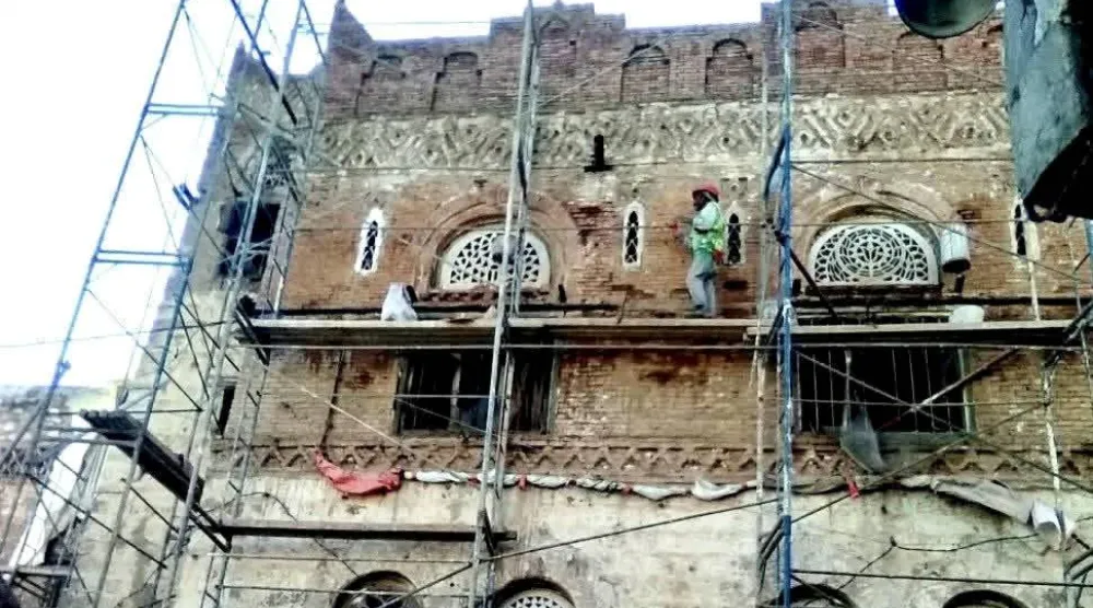 إعادة ترميم المباني الأثرية في تعز بعد سنوات من الإهمال بسبب الحرب (إعلام محلي)