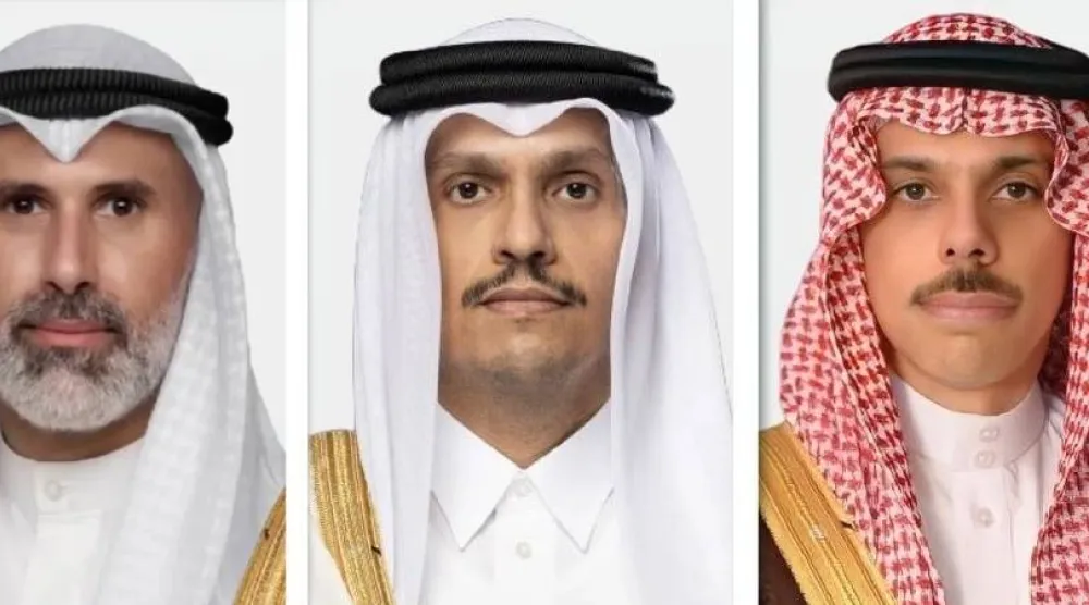 الأمير فيصل بن فرحان والشيخ محمد بن عبد الرحمن والشيخ جراح الصباح (الشرق الأوسط)