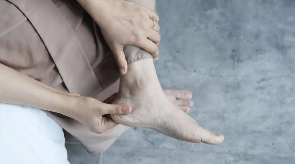 أطعمة يُنصح مرضى النقرس بتقليلها أو تناولها بحذر (بكسلز)