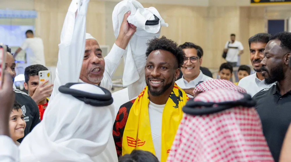 استقبال صاخب وجده كينونيس في مطار الدمام (موقع النادي)