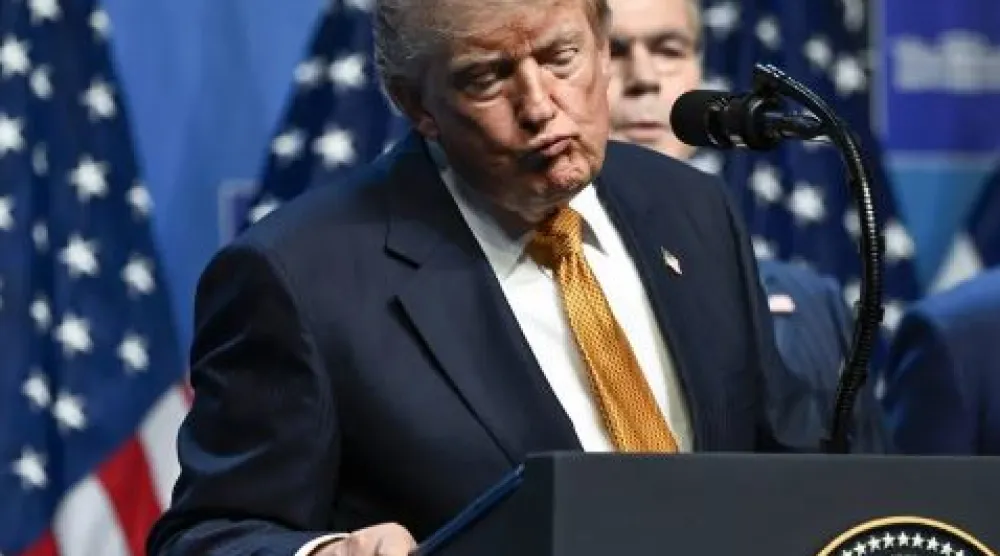 Trump'tan İran'a "Yok etme" tehdidi, bölgede diplomatik trafik hızlandı