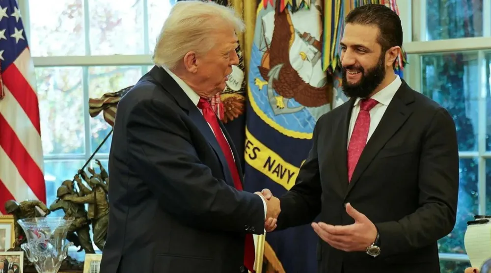 ABD Başkanı Donald Trump'ın desteği, Suriye Cumhurbaşkanı Ahmed Şara'nın elini güçlendiriyor (AP)