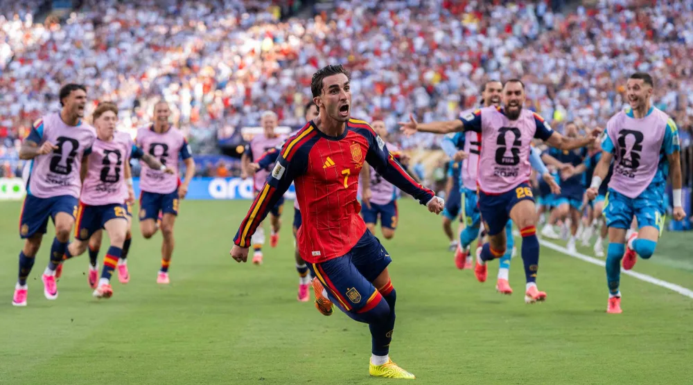الإسباني فيران توريس مهاجم برشلونة (أ.ف.ب)