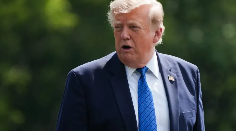 Trump, İran'a yönelik saldırıları hızlı anlaşma şartına bağlı olarak askıya aldı