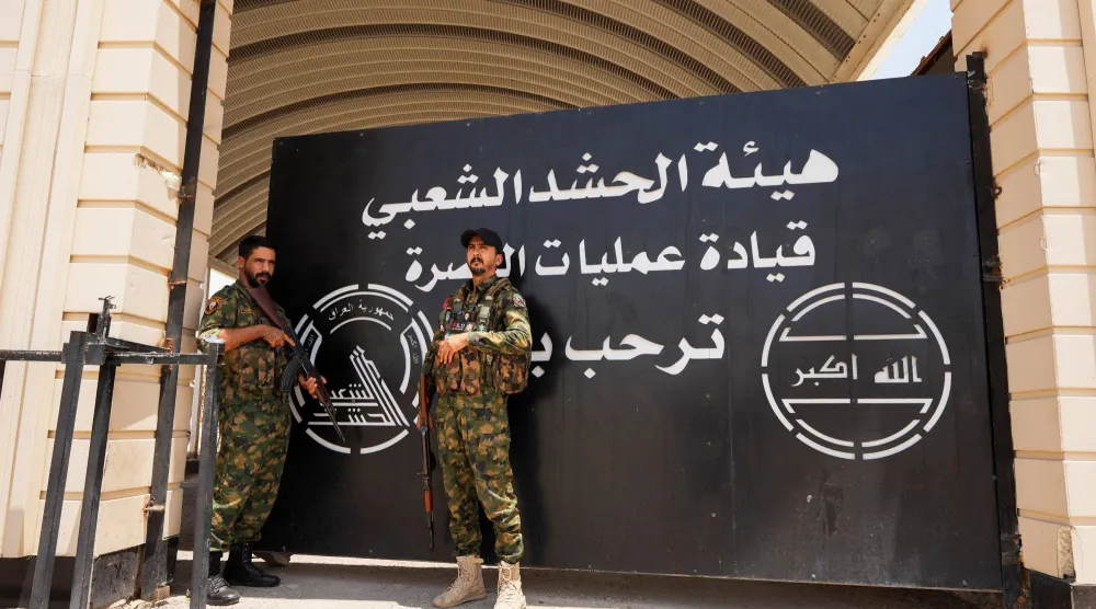 مقر قيادة «الحشد الشعبي» في البصرة (رويترز)