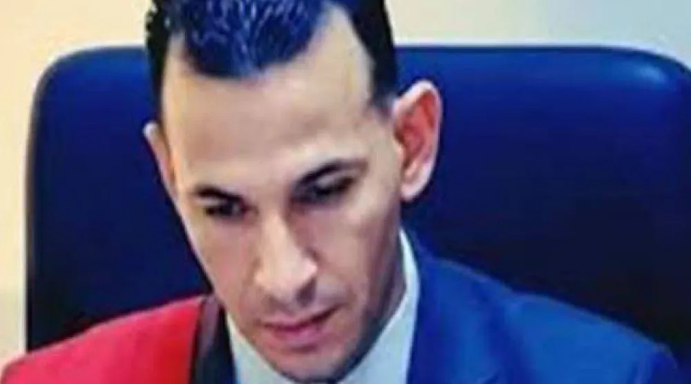 انتشار فيديو لمتهم بانتحال صفة قاضٍ (فيسبوك)