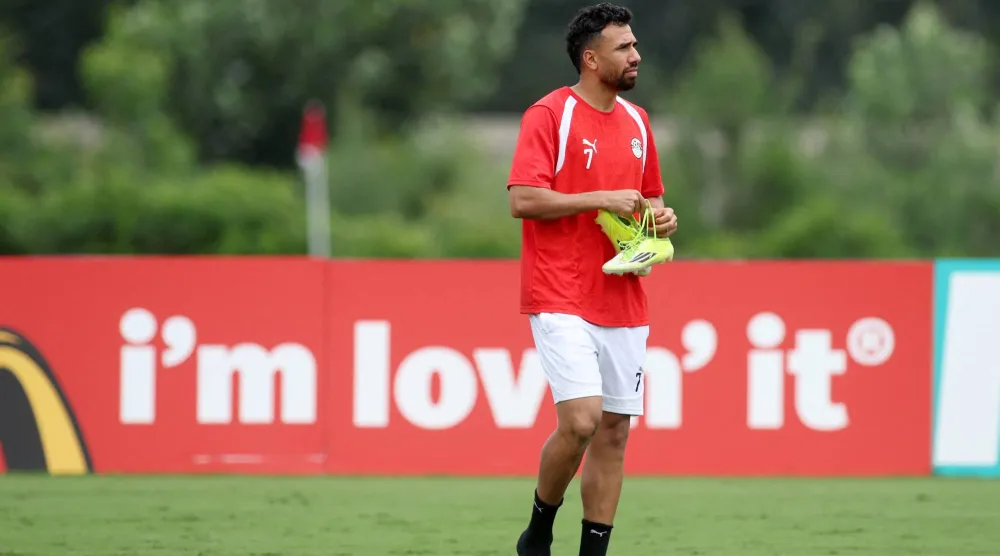 محمود حسن تريزيغيه نجم منتخب مصر (رويترز)