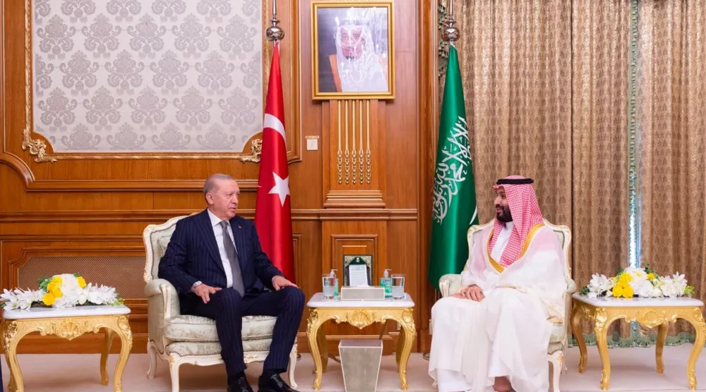 ولي العهد السعودي الأمير محمد بن سلمان لدى لقائه الرئيس التركي رجب طيب إردوغان في مكة المكرمة الجمعة (واس)