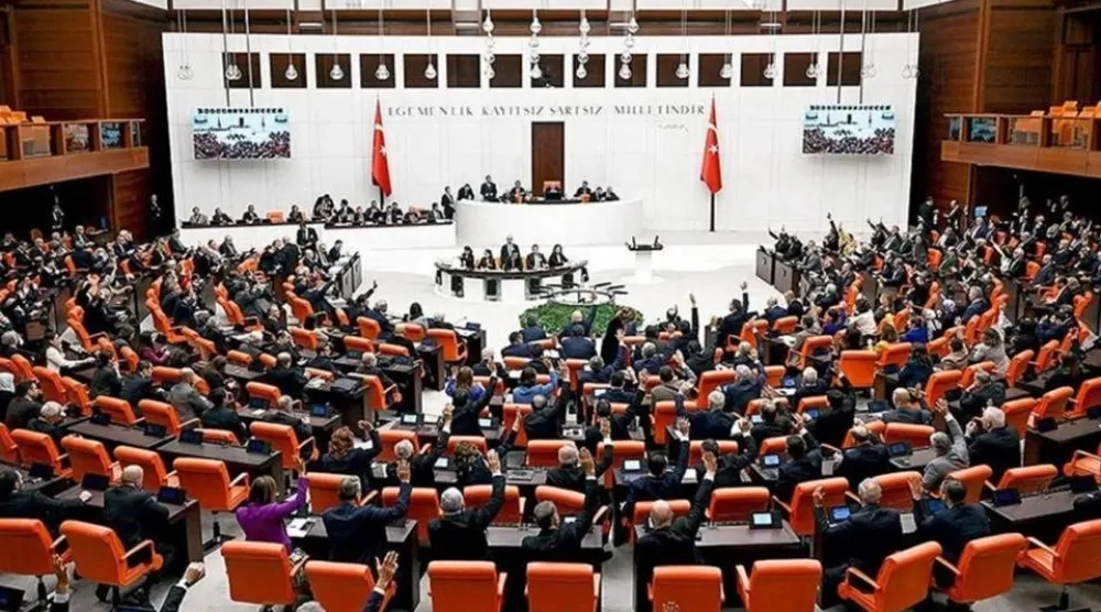 البرلمان التركي يبدأ الاثنين مناقشة مشروع قانون يسمح بعودة واندماج مسلحي حزب «العمال الكردستاني» بعد التأكد من نزع أسلحتهم (الموقع الرسمي للبرلمان)