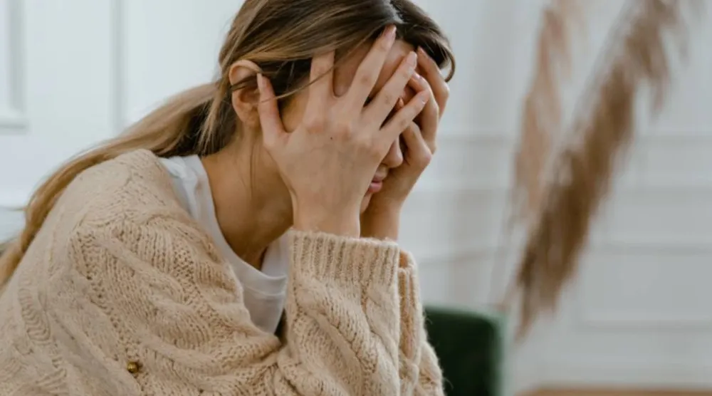 توجد مجموعة من الأعراض الجسدية التي قد ترتبط بالقلق (بيكسلز)