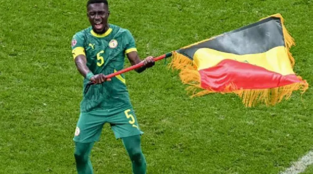 لاعب الوسط السنغالي إدريسا غانا غاي إلى الدرعية رسمياً (أ.ف.ب)
