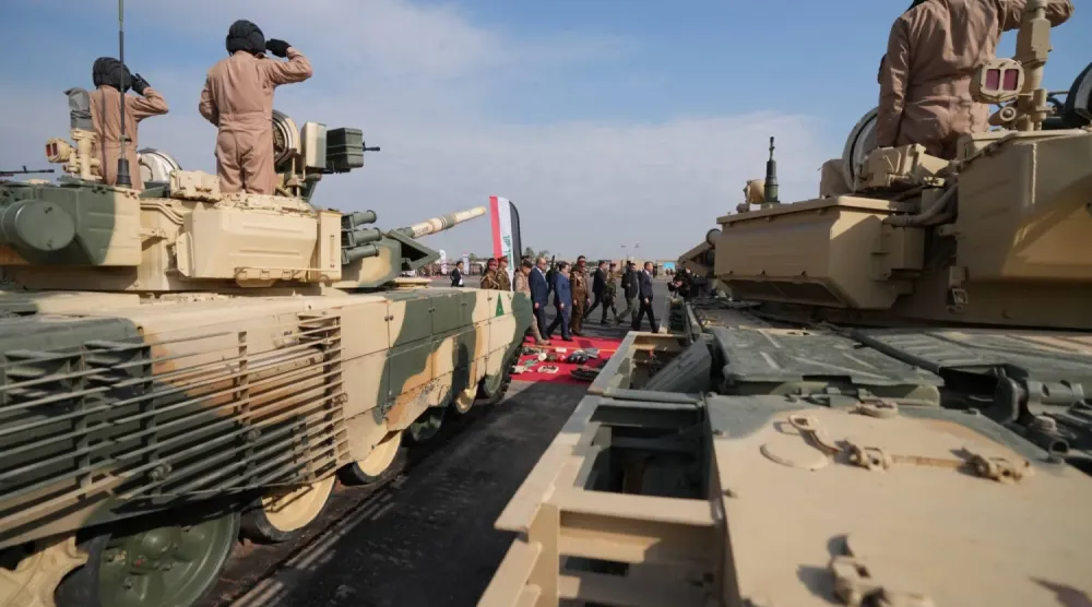 Irak ordusu, Amerikan yapımı Abrams tanklarıyla bir geçit töreninde (Arşiv-Irak Başbakanlık Ofisi)