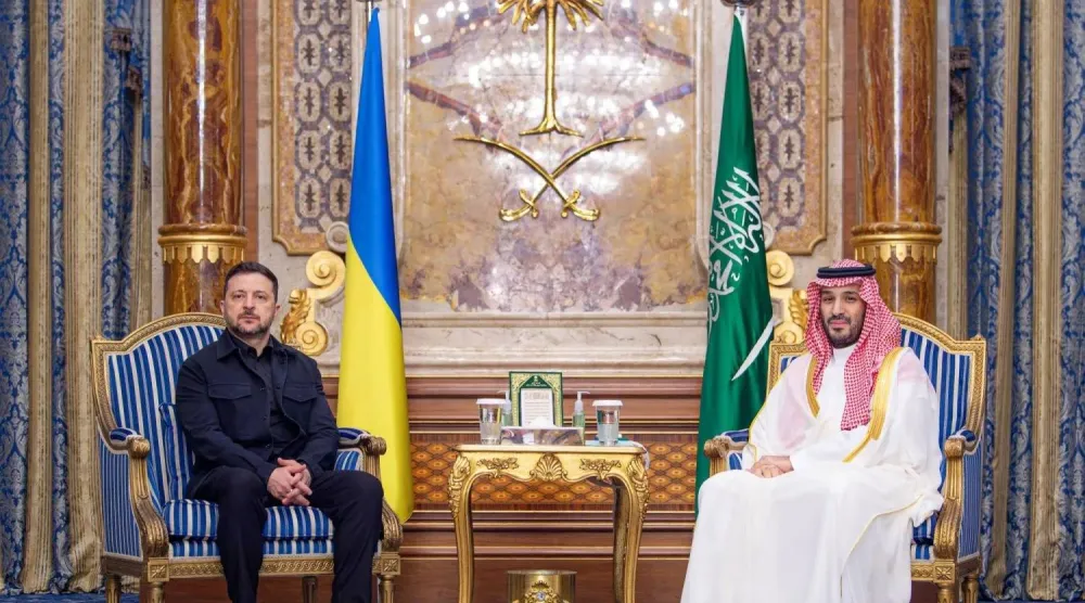 ولي العهد السعودي الأمير محمد بن سلمان لدى لقائه الرئيس الأوكراني فولوديمير زيلينسكي أبريل الماضي (واس)