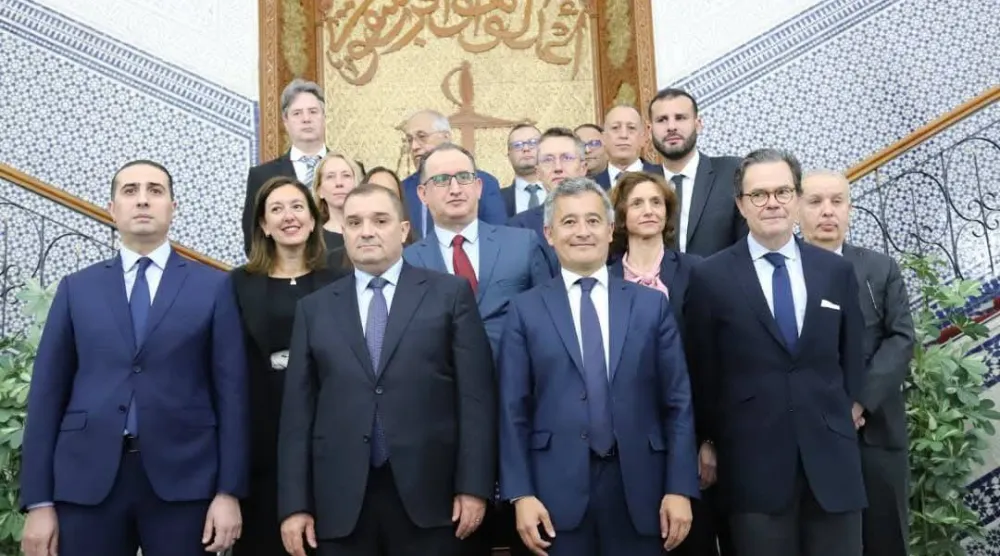 وفدا وزارتي العدل الجزائرية والفرنسية بحثا بالجزائر تسليم أعضاء «مافيا دي زاد» في مايو الماضي (وزارة العدل الجزائرية)