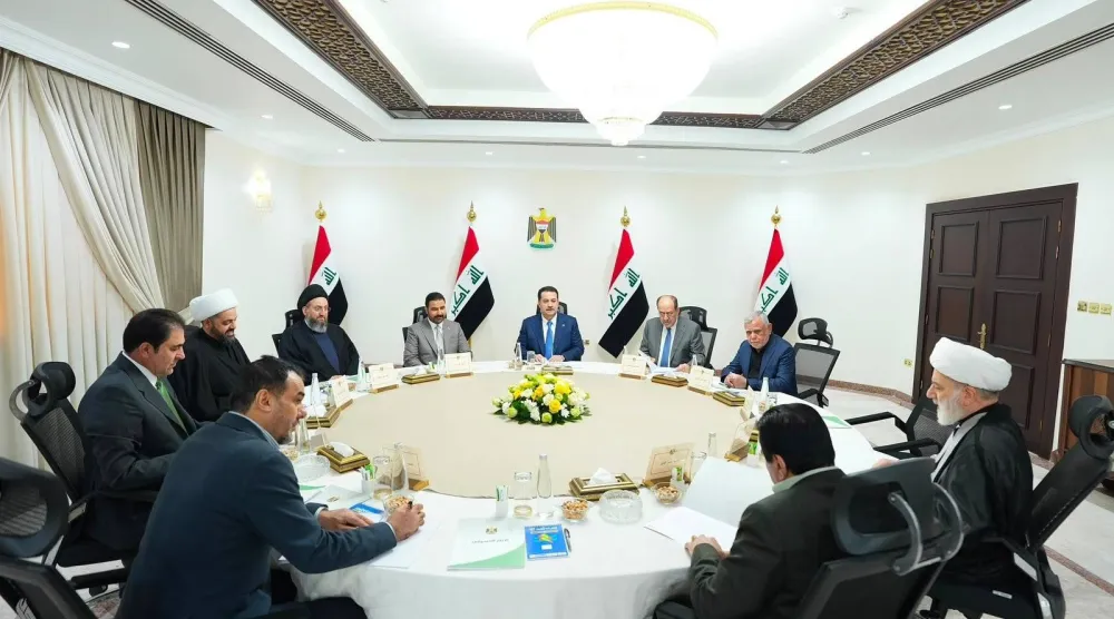 رئيس الحكومة العراقية علي الزيدي خلال حضوره اجتماع «الإطار التنسيقي» في بغداد (واع)