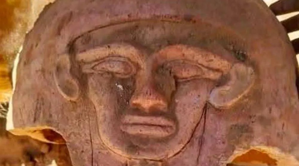 جانب من الكشف الأثري في الواحات (وزارة السياحة والآثار)