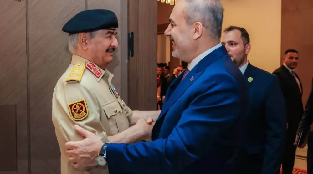 Müşir Halife Hafter ve Türkiye Dışişleri Bakanı Hakan Fidan, dün Bingazi'deki görüşmeleri sırasında (LUO Genel Komutanlığı Basın Ofisi)