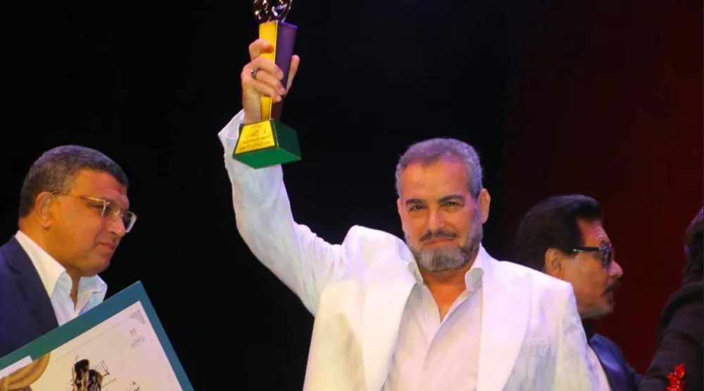 تكريم الفنان أحمد عبد العزيز في «مهرجان المسرح المصري» (الشرق الأوسط)