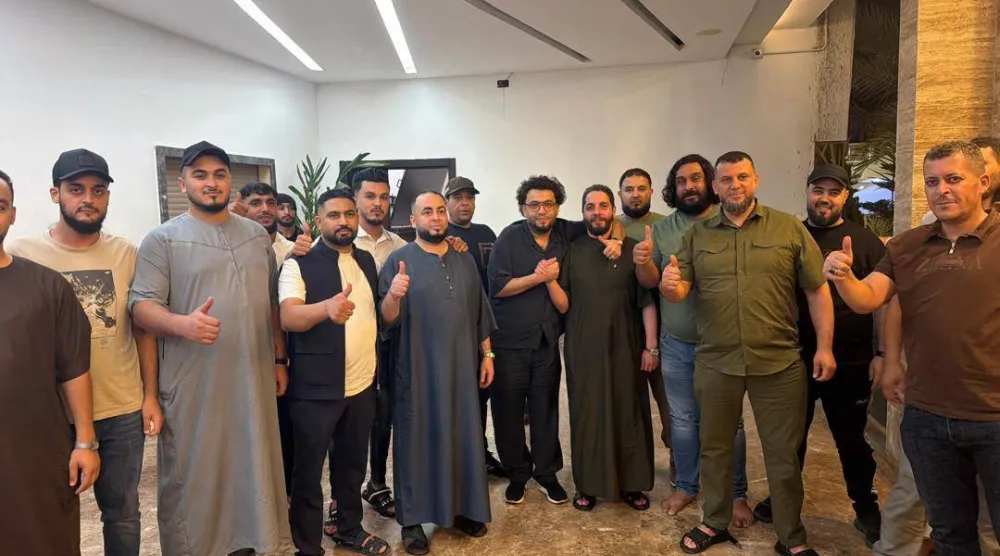 الضاوي و«الفأر» وعبد الله الطرابلسي في منزل الأول بمدينة ورشفانة 13 أغسطس (صفحات موالية للضاوي على مواقع التواصل)