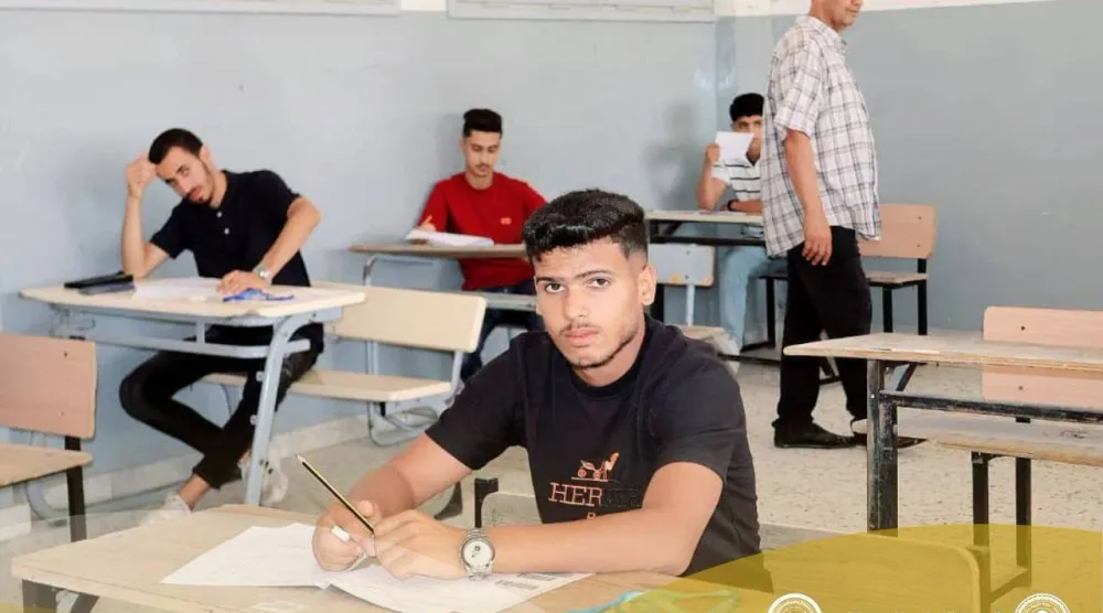 طلاب ليبيون في اليوم الأخير لامتحانات الثانوية العامة 16 يوليو الماضي (الصفحة الرسمية للوزارة)