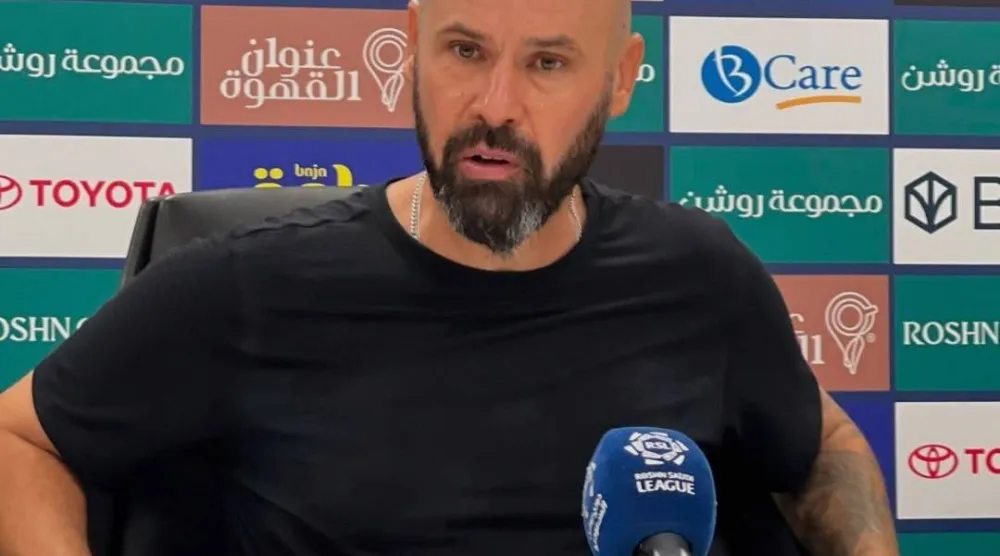 ماوريسيو دولاك مدرب الرياض (تصوير: علي القطان) 