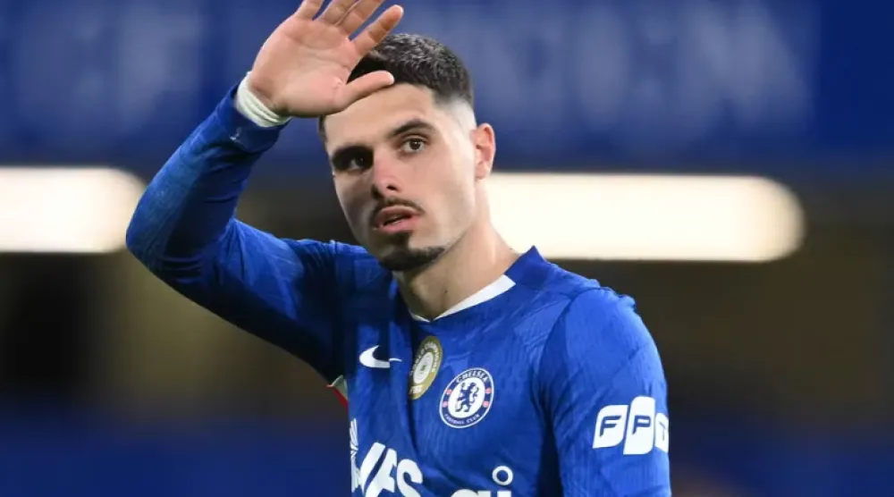 البرتغالي بيدرو نيتو جناح تشيلسي (رويترز)